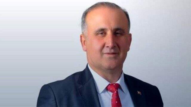 İncirliova belediye başkanı'nın makam aracına haciz konuldu İncirliova Belediye Başkanı Kaya: Belediyeyi borç batağının içine düşürmüşler