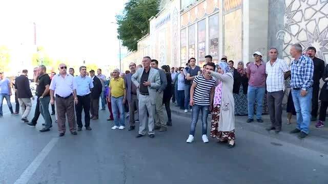 Son dakika: Otobüs durağa girdi: 3 kişi hayatını kaybetti Otobüs durağa girdi: 3 kişi hayatını kaybetti