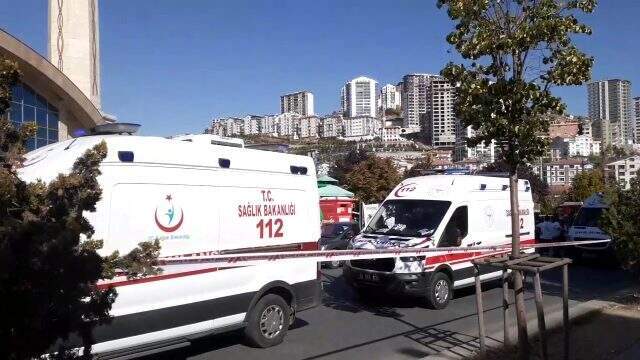 Son dakika: Otobüs durağa girdi: 3 kişi hayatını kaybetti Otobüs durağa girdi: 3 kişi hayatını kaybetti