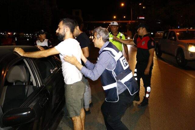 Adana'da 209 kara ekibinin katıldığı drone'lu huzur ve güven uygulaması yapılması Adana'da 209 kara ekibinin katıldığı drone'lu huzur ve güven uygulaması yapılması