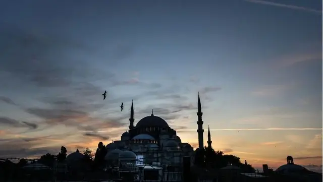 İranlılar 'şüpheli para transferleri' ile Türkiye'de hem ev hem de vatandaşlık alıyor