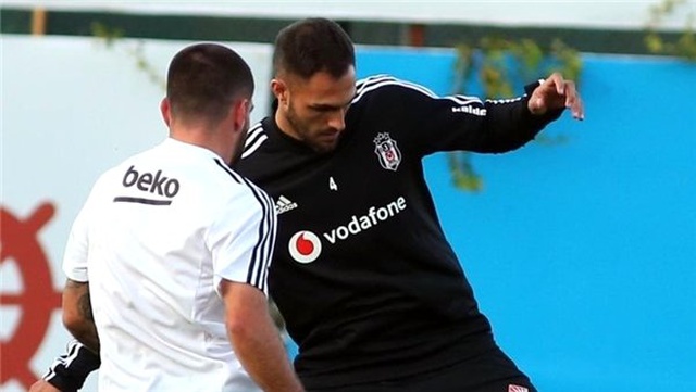 Wolves maçı öncesi Beşiktaş'a Victor Ruiz müjdesi!