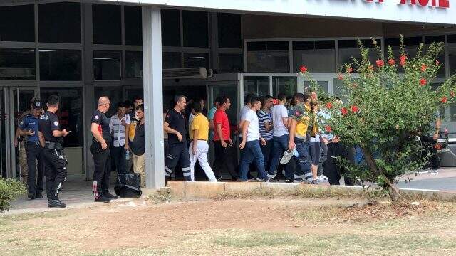 Son dakika: Hatay'da operasyona giden askeri araç devrildi: 2'si ağır 7 askerimiz yaralı Hatay'da operasyona giden askeri araç devrildi: 2'si ağır 7 askerimiz yaralı