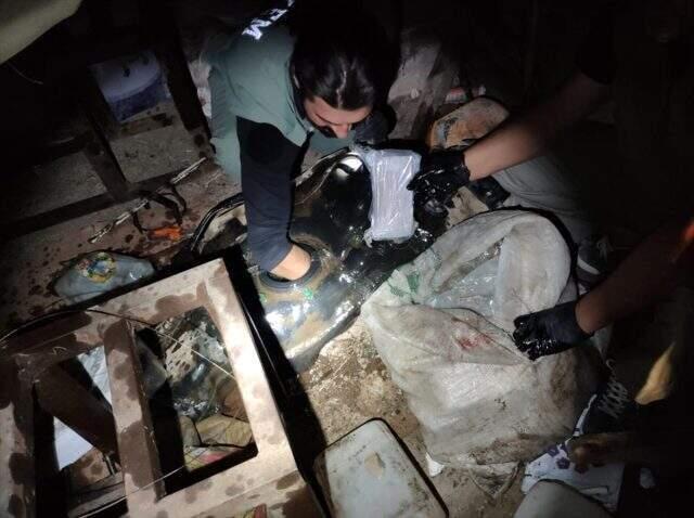 Van'da 331 kilo uyuşturucuyu narkotik köpeği Lisa buldu