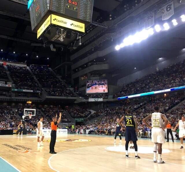 Fenerbahçe Beko, Real Madrid'e 81-77 yenildi