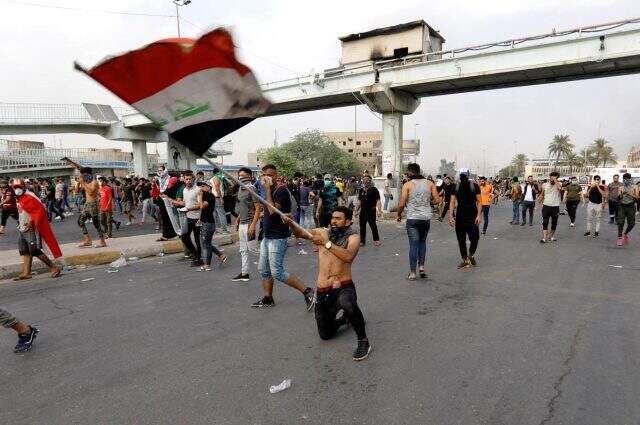 Irak'ta hükümet karşıtı protestolarda ölü sayısı 50'ye çıktı Irak'ta hükümet karşıtı protestolarda ölü sayısı 50'ye çıktı