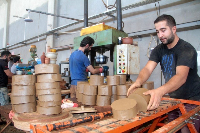 8 arkadaşın kurduğu fabrikadan 18 ülkeye çömlek ihracatı yapılıyor