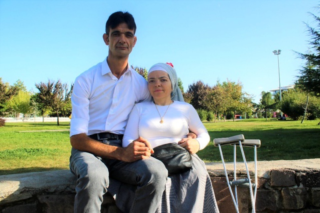 Aralarındaki 83 santimetrelik boy farkı aşklarına engel olmadı, ilişkilerini evlilikle noktaladılar