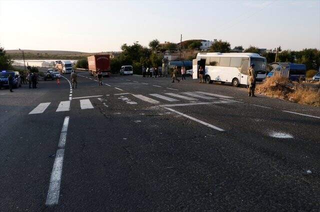 Şanlıurfa'da askeri midibüs ile TIR çarpıştı: 1 asker şehit oldu