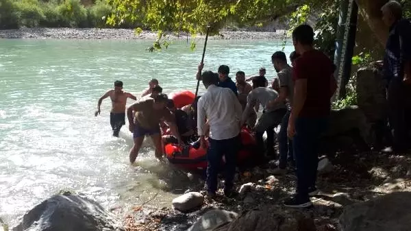 Serinlemek için Zap Suyu'na giren 2 kuzen boğularak can verdi