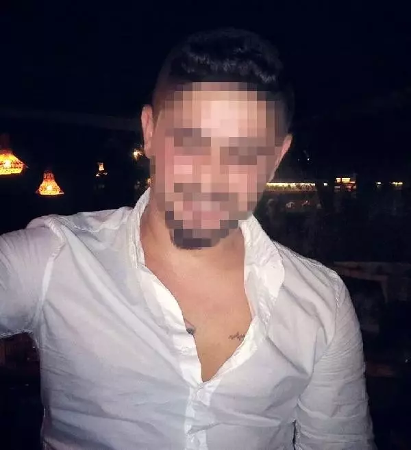 Antalya'da bir zabıta memuru, annesiyle evde yakaladığı polisi bıçakladı