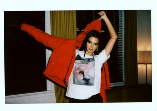 Kendall Jenner, reklam yüzü olduğu iç çamaşırı firması için objektif karşısına geçti