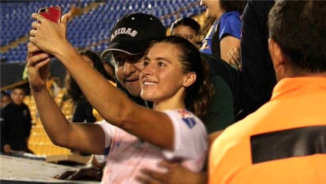 Meksika'da futbolcuyu taciz eden taraftara ömür boyu ceza!