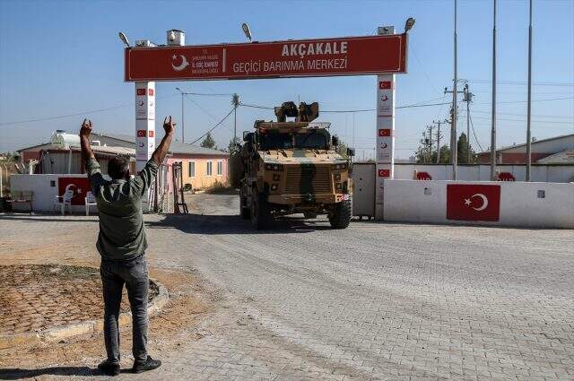 Suriye Milli Ordusu, Fırat'ın doğusuna girdi Suriye Milli Ordusu, Fırat'ın doğusuna girdi