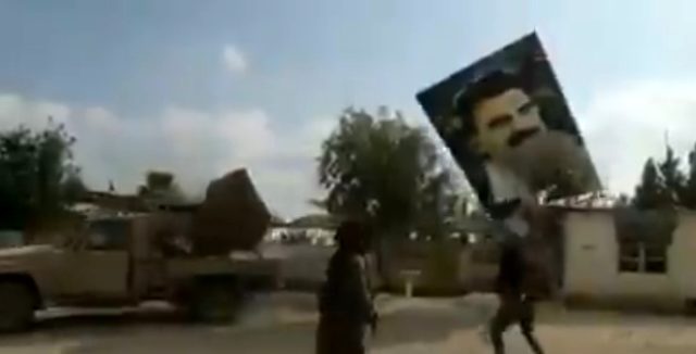 Teröristbaşı Abdullah Öcalan'ın posterleri böyle söküldü