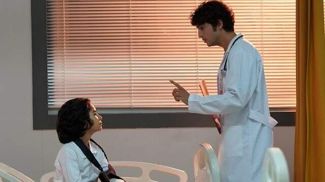 Mucize Doktor dizisinde Ali'nin çocuğa kitap okuduğu sahne izleyicileri gözyaşlarına boğdu