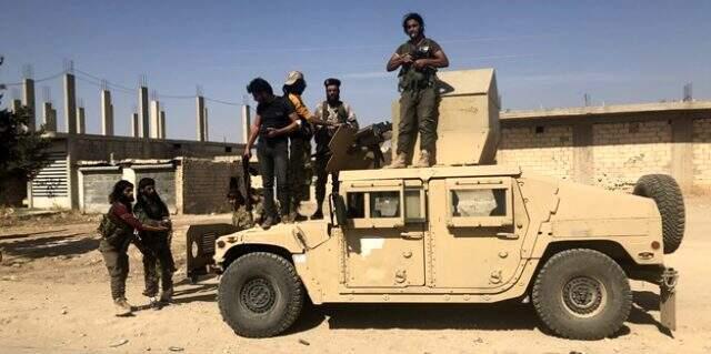 Teröristler ABD'nin verdiği milyonluk araçları bırakıp kaçtı