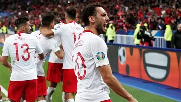 Hakan Çalhanoğlu'ndan İtalyanlara tepki!