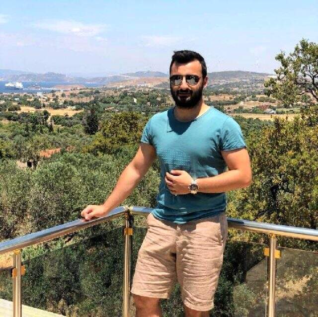 Asistan doktor, hastası tarafından jiletle boğazından yaraladı Asistan doktor, hastası tarafından jiletle boğazından yaraladı
