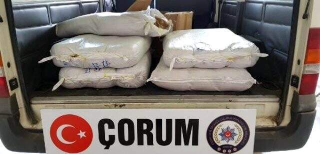 15 ton kaçak tütünle yakalanan zanlılardan ilginç savunma: Kalabalık aileyiz, kullanıyoruz 15 ton kaçak tütünle yakalanan zanlılardan ilginç savunma: Kalabalık aileyiz, kullanıyoruz