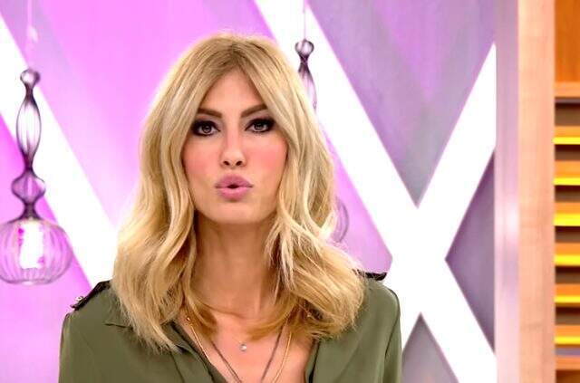 Çağla Şıkel canlı yayında göğsünün açılmasıyla ilgili ilk kez konuştu