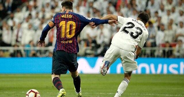 Barcelona-Real Madrid 'El Clasico' maçı ertelendi Barcelona- <a class='keyword-sd' href='/real-madrid/' title='Real Madrid'>Real Madrid</a> '<a class='keyword-sd' href='/el-clasico/' title='El Clasico'>El Clasico</a>' maçı ertelendi