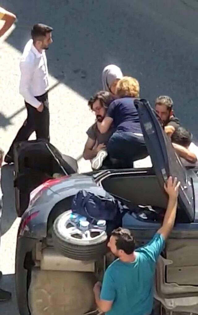 Bebek, anne ve anneannenin ölümden döndüğü kaza kamerada <a class='keyword-sd' href='/bebek/' title='Bebek'>Bebek</a>, anne ve anneannenin ölümden döndüğü kaza kamerada