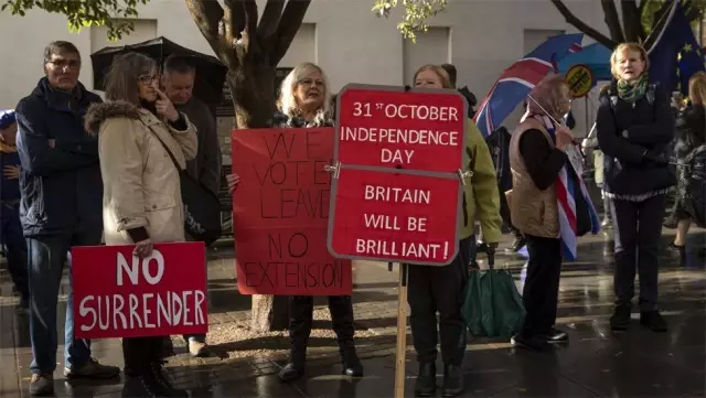 İngiltere basını: Brexit anlaşmasının parlamentodan geçmesi zor