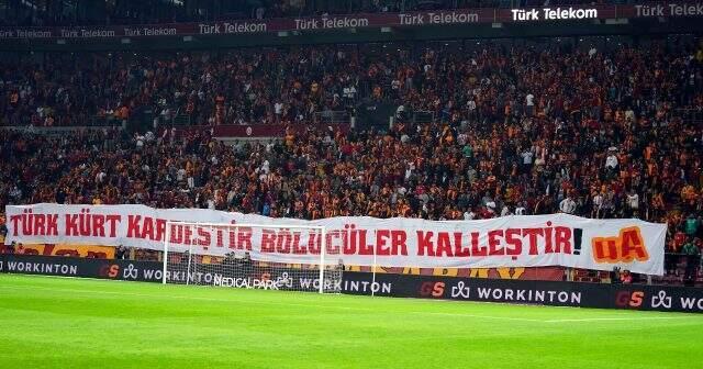 Galatasaraylı taraftarlardan Barış Pınarı Harekatı'na destek