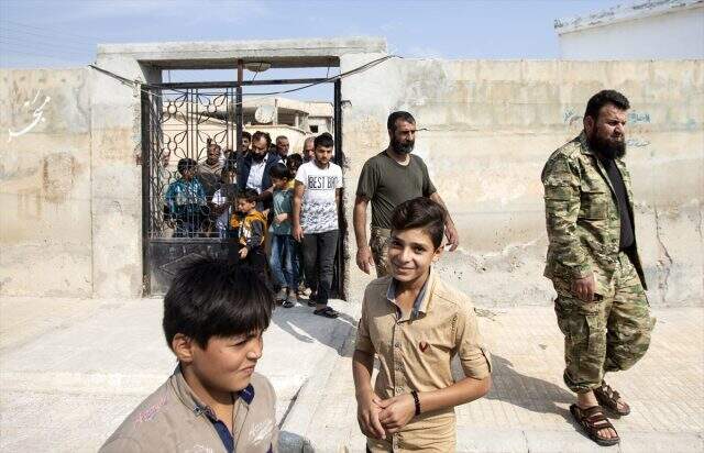 Tel Abyad'da terör tehdidinden uzak ilk cuma namazı Tel Abyad'da 4 yıl sonra coşkuyla kılınan ilk cuma namazı!