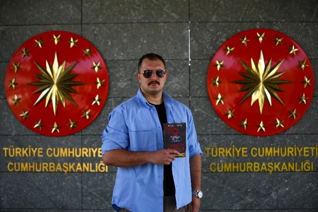 Cumhurbaşkanı Erdoğan'ın koruması cinayet romanı yazdı