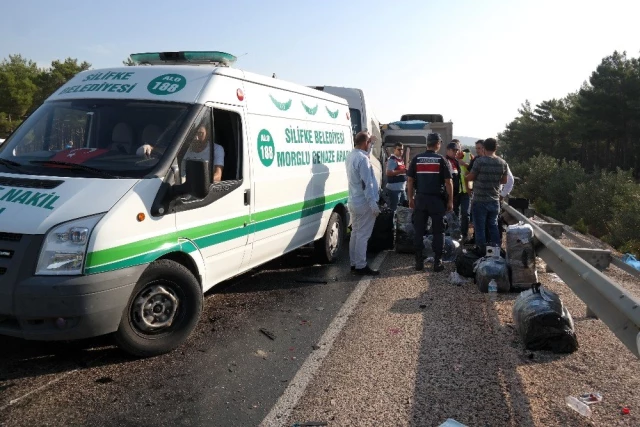 Akkuyu Nükleer Santrali'nde çalışmak için Rusya'dan gelen mühendisleri taşıyan minibüs kaza yaptı: 2 ölü, 11 yaralı