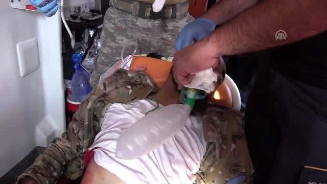 Terör örgütü YPG/PKK, mutabakata rağmen keskin nişancılarla saldırdı: 3 SMO askeri yaralandı Terör örgütü YPG/PKK, mutabakata rağmen keskin nişancılarla saldırdı: 3 SMO askeri yaralandı