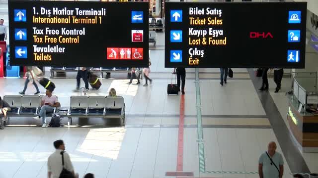 Antalya kendi tarihi rekorunu 14 milyon turistle kırdı