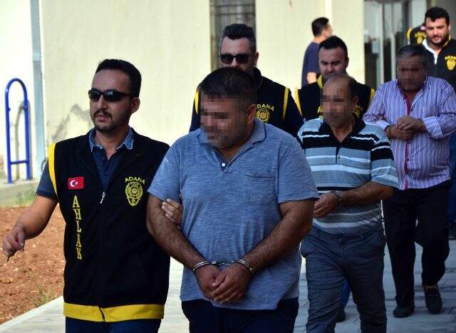 Kente mikrop gibi yayılan fuhuş çetesi çökertildi! Çetenin liderleri engelli çıktı Kente mikrop gibi yayılan fuhuş çetesi çökertildi! Çetenin liderleri engelli çıktı