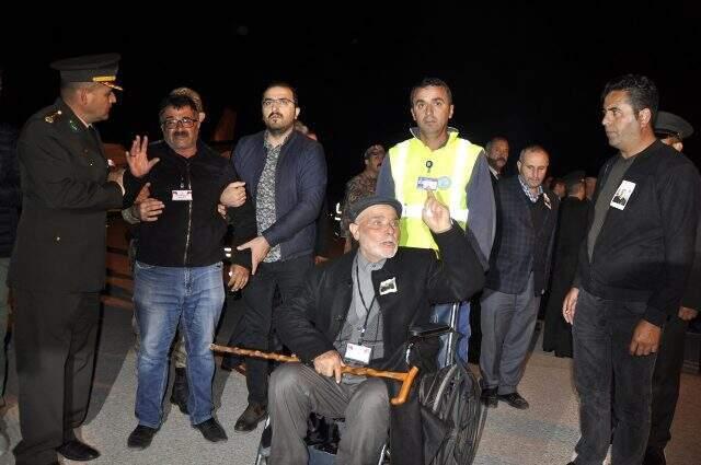 Acılı babanın şehit olan oğluna son bakışı yürekleri dağladı