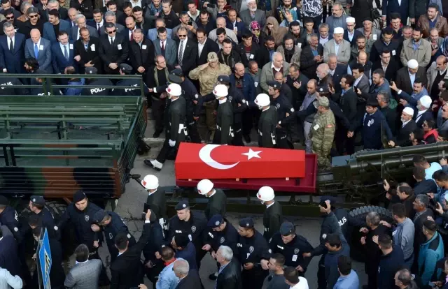 Hakkari şehidi memleketi Erzurum'da son yolculuğuna uğurlandı