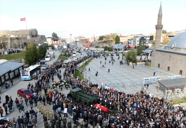 Hakkari şehidi memleketi Erzurum'da son yolculuğuna uğurlandı