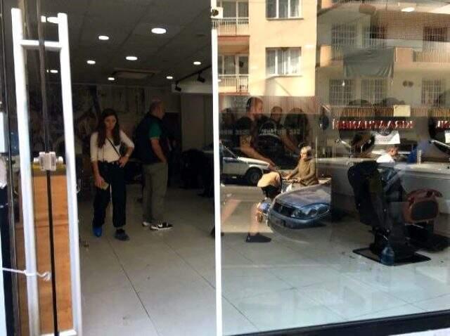 Üvey kardeşini berber koltuğunda pompalı tüfekle vurdu