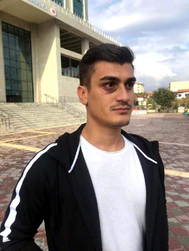 Evde yüksek sesle müzik dinleyen öğrencilere, darp ve biber gazlı müdahale