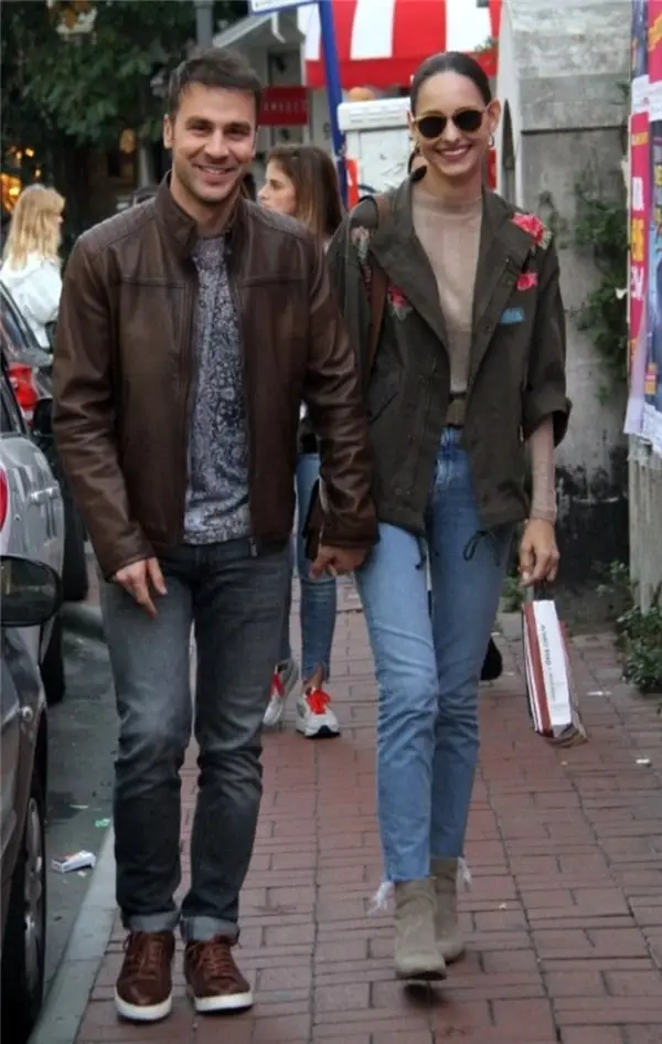 <a class='keyword-sd' href='/jessica-may/' title='Jessica May'>Jessica May</a> ve fotoğrafçı eşi <a class='keyword-sd' href='/huseyin-kara/' title='Hüseyin Kara'>Hüseyin Kara</a>, Brezilya'ya gidiyor!