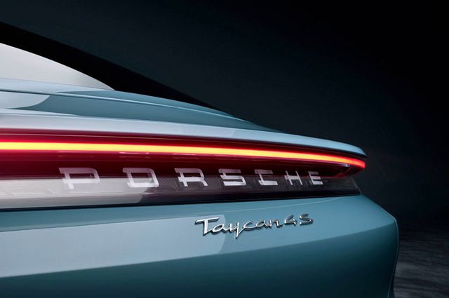 Porsche Taycan ailesine yeni üye: Taycan 4S
