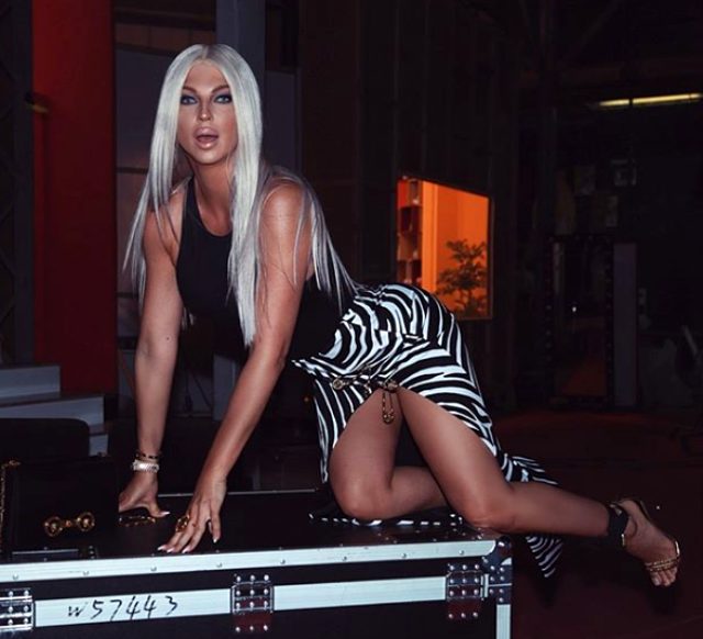 Beşiktaş'ın eski yengesi Jelena Karleusa'dan olay pozlar!