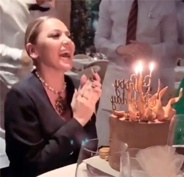 Hadise 34 oldu!