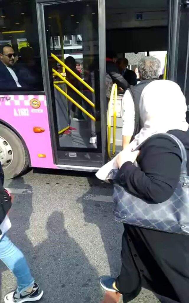 İstanbul'da otobüs şoförü ile yolcu birbirine girdi