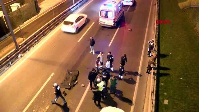 E-5 Karayolu'nda feci ölüm: Metrobüs üst geçidinden atlayan kadına otomobil çarptı E-5 Karayolu'nda feci ölüm: Metrobüs üst geçidinden atlayan kadına otomobil çarptı