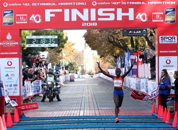 Vodafone İstanbul Maratonu'nda koşuculara patenciler eşlik edecek