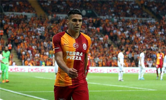 Falcao ucuz yırttı! Sakatlık...