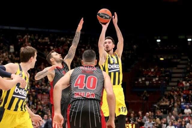 Fenerbahçe Beko, Armani Milan'a 87-74 yenildi!