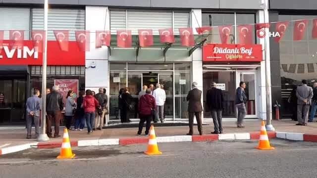 MHP'li Başkan, işe geç gelen işçi ve memurları belediyeye almayarak kapıları kapattı